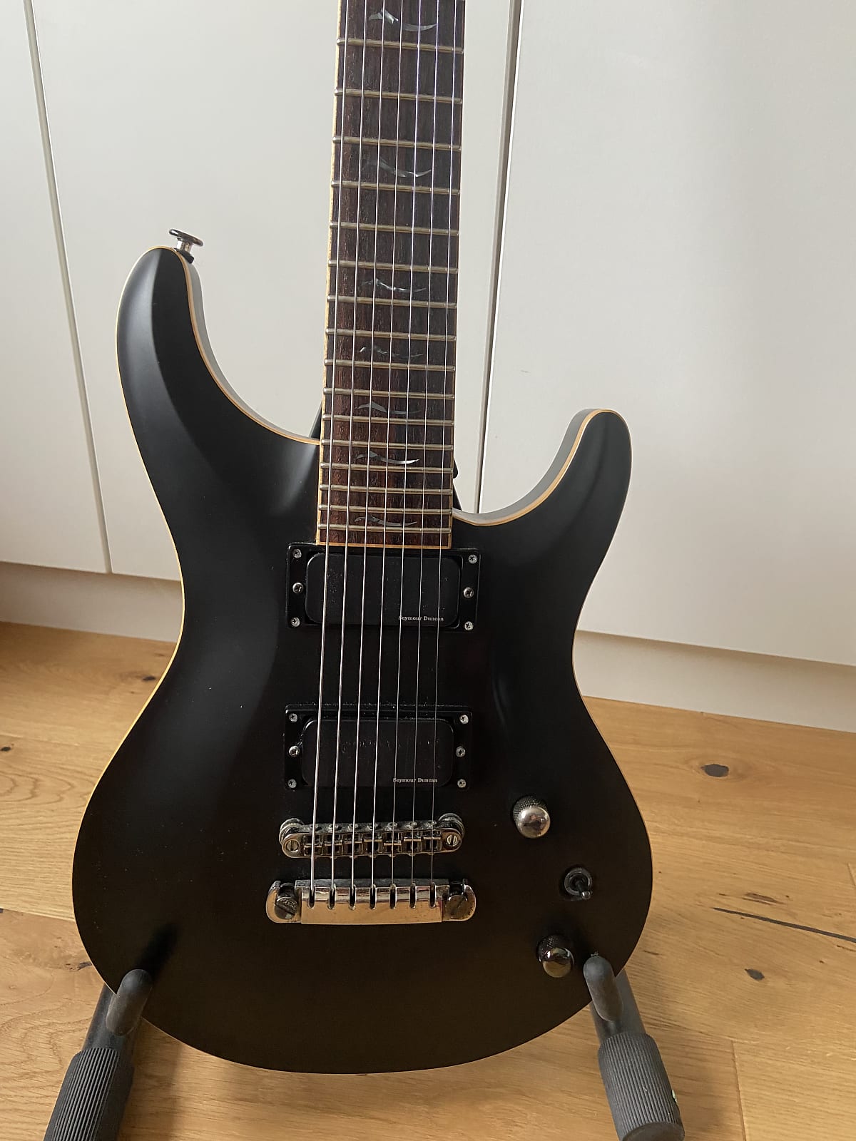 iu0j40qb3447fccrndj6 Fujigen Expert Elan (7 strings) - Black - Image 1